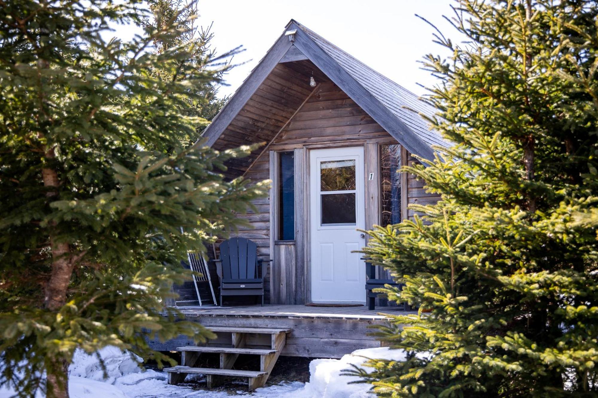 The Zzzzmoose Hotel Birch Plain Exterior photo